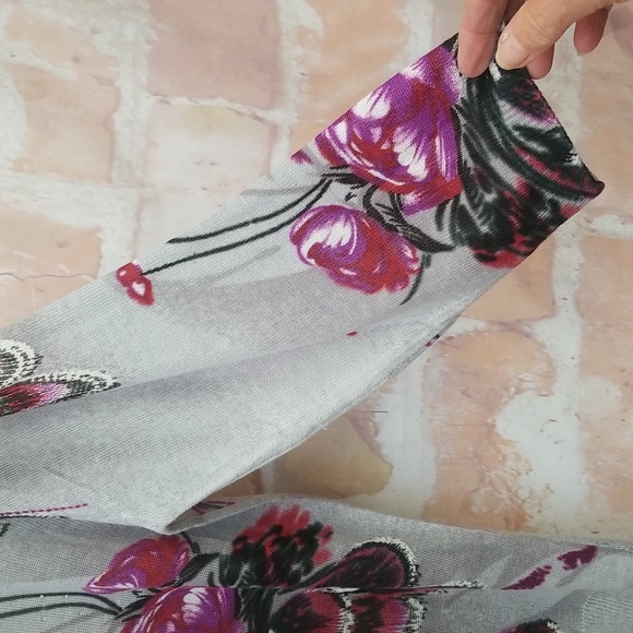 Rebecca Malone Gray and Purple Floral Sweater - Picture 4 of 8